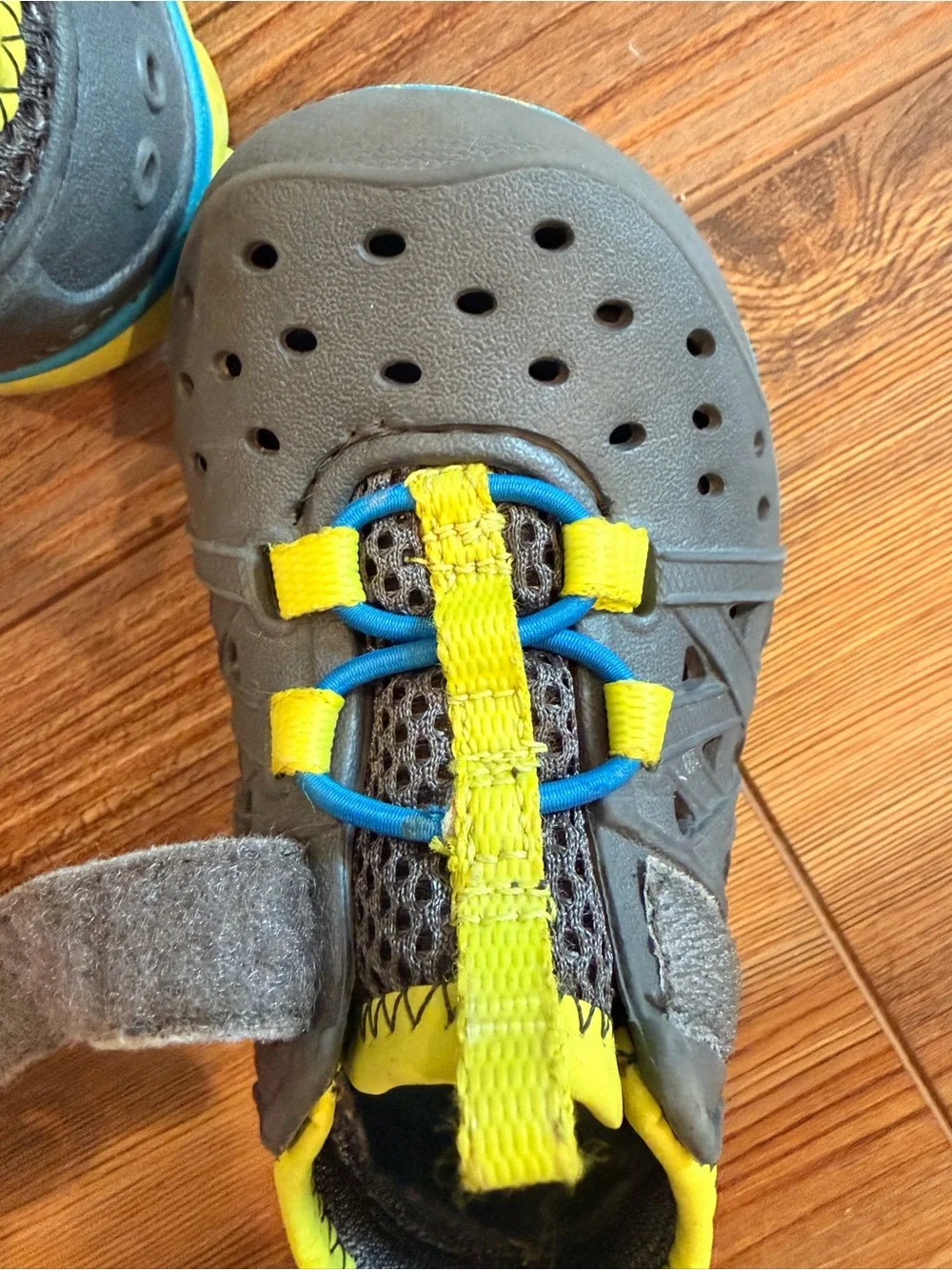 Stride Rite Gray and Yellow Kids Water Shoes